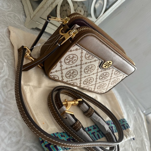 New Tory Burch monogram crossbody double zipper - Picture 4 of 7
